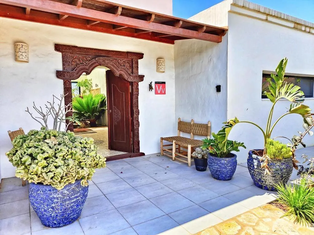 No 23, Bali House 0*, Lajares İspanya